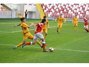 20. Ege Uluslarası Gençlik Turnuvası Başladı