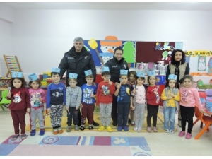 Miniklere “Polis Ne Yapar” Adlı Konferans Verildi