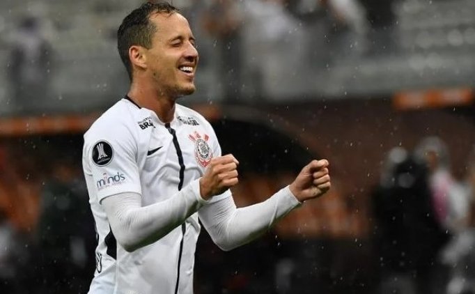 Aykut Kocaman'ın Eski Gözdesinden Galatasaray'a Mesaj