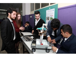 Gaün’lü Mühendis Adayları Çalışmalarını Sergiledi