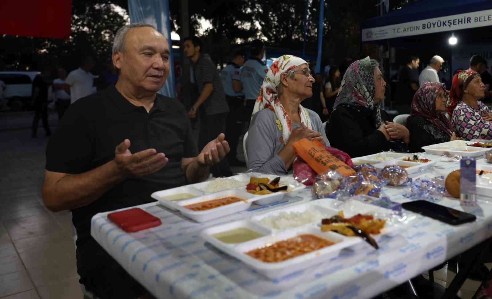 muharrem-ayi-iftar-sofralari-aydin-da-kurulmaya-basladi