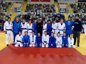 Balıkesir’de Salihli Fırtınası Esti