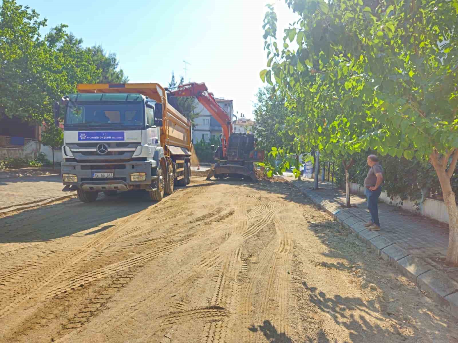 aydin-buyuksehir-den-17-ilcede-es-zamanli-yol-seferberligi