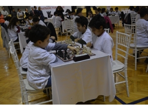 Aliağa’da Geleneksel Satranç Turnuvasında Kıyasıya Mücadele