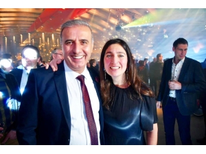 Belçika’da Türk Belediye Meclis Üyesine Partisinden İhraç