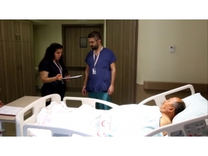 Şehir Hastanesinde Bir Hasta Eş Zamanlı İki Ameliyatla Sağlığına Kavuştu
