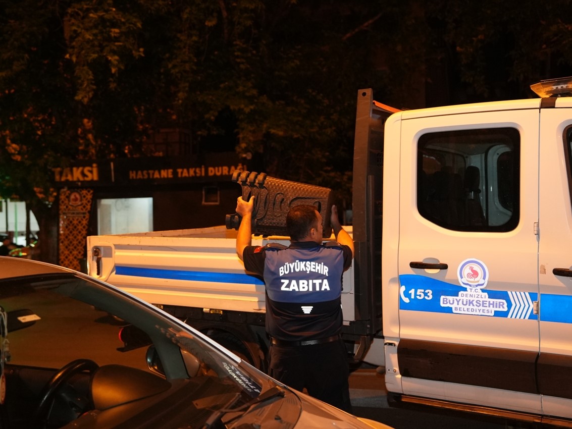 denizli-de-zabita-ekiplerinden-seyyar-satici-operasyonu
