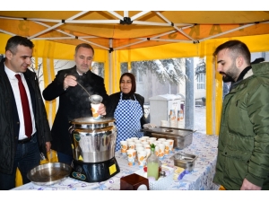 Öğrencilerin İçini Isıtan İkram