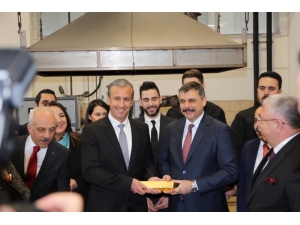 Venezuela Devlet Başkan Yardımcısı Maddah: