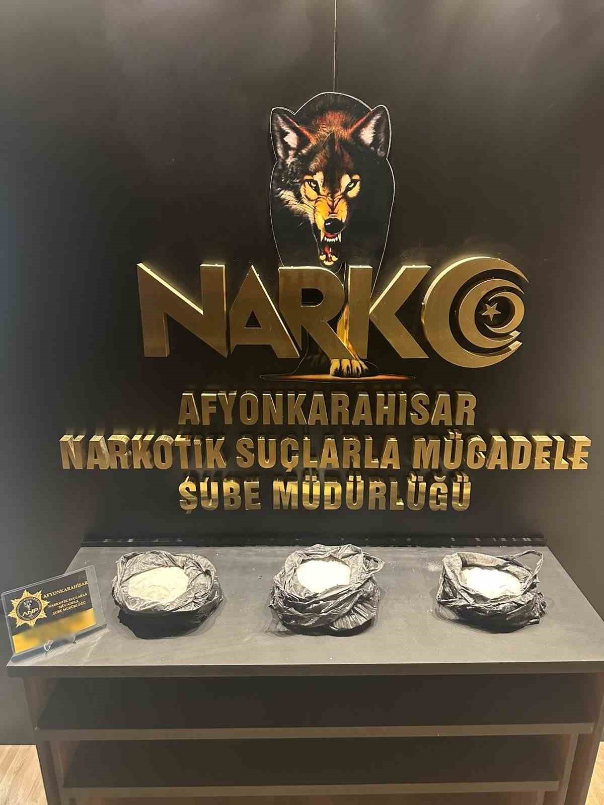 afyonkarahisar-da-5-kilogram-uyusturucuyla-yakalanan-sahis-tutuklandi