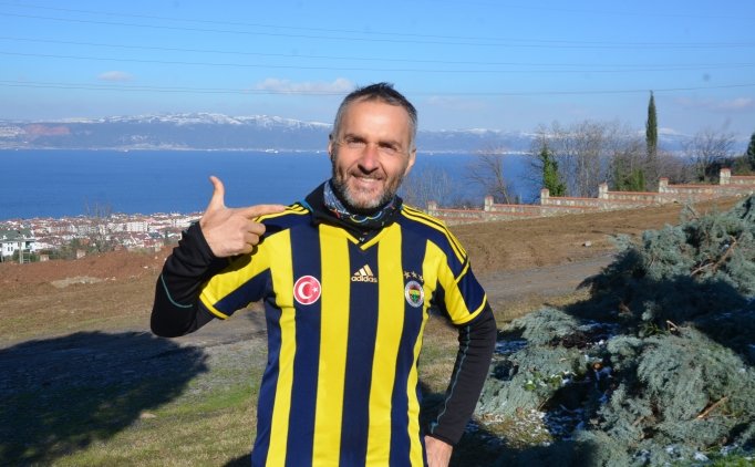 Fenerbahçeli Futbolculara Destek Için İzmir'den İstanbul'a Koşuyor