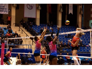 Vestel Venus Sultanlar Ligi: Aydın Büyükşehir Belediyespor: 2 - Çanakkale Belediyespor: 3