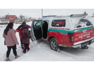 Köyde Mahsur Kalan Hastaların İmdadına Umke Ekipleri Yetişti