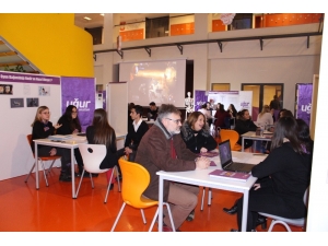 Farklı Kuşaklar Buluştu, Öğrenciler Velilere Teknolojiyi Anlattı