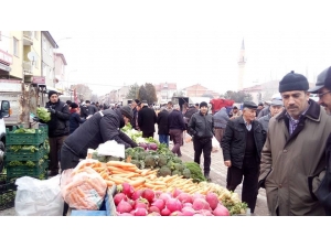 Aşırı Kar Yağışı Aslanapa’da Sebze Ve Meyve Fiyatlarına Yansıdı