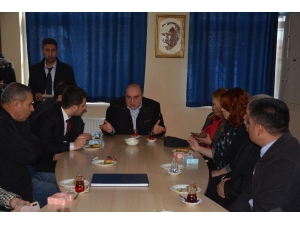 Hüseyin Mirkelam’dan Öğrencilere Karne Hediyesi