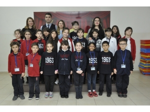 Gkv’nin Minik Barış Elçilerinin Drama Gösterisi Yoğun İlgi Gördü