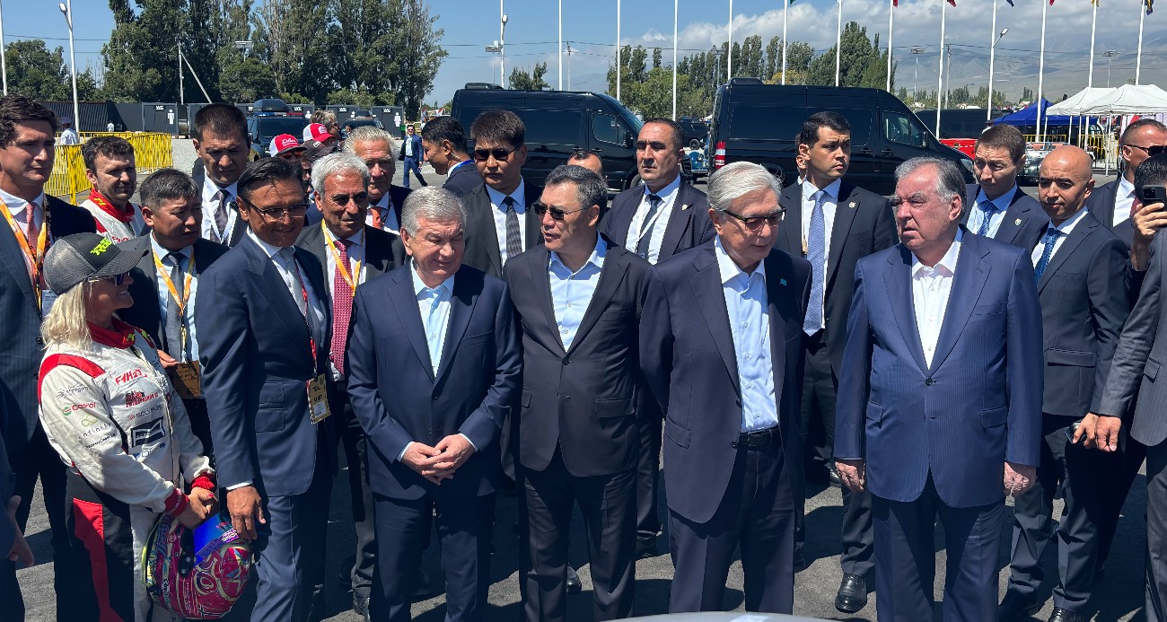 orta-asya-liderleri-issik-gol-de-f1h2o-dunya-sampiyonasi-ni-birlikte-takip-etti