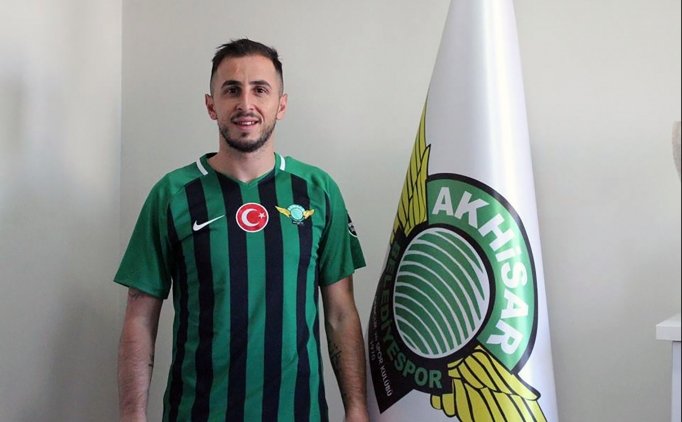 Akhisarspor'da 3 Yeni Transfere Imza Töreni Düzenlendi