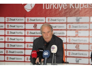 Mustafa Denizli: ”İki Ayaklı Maçların Her Zaman Riski Vardır”