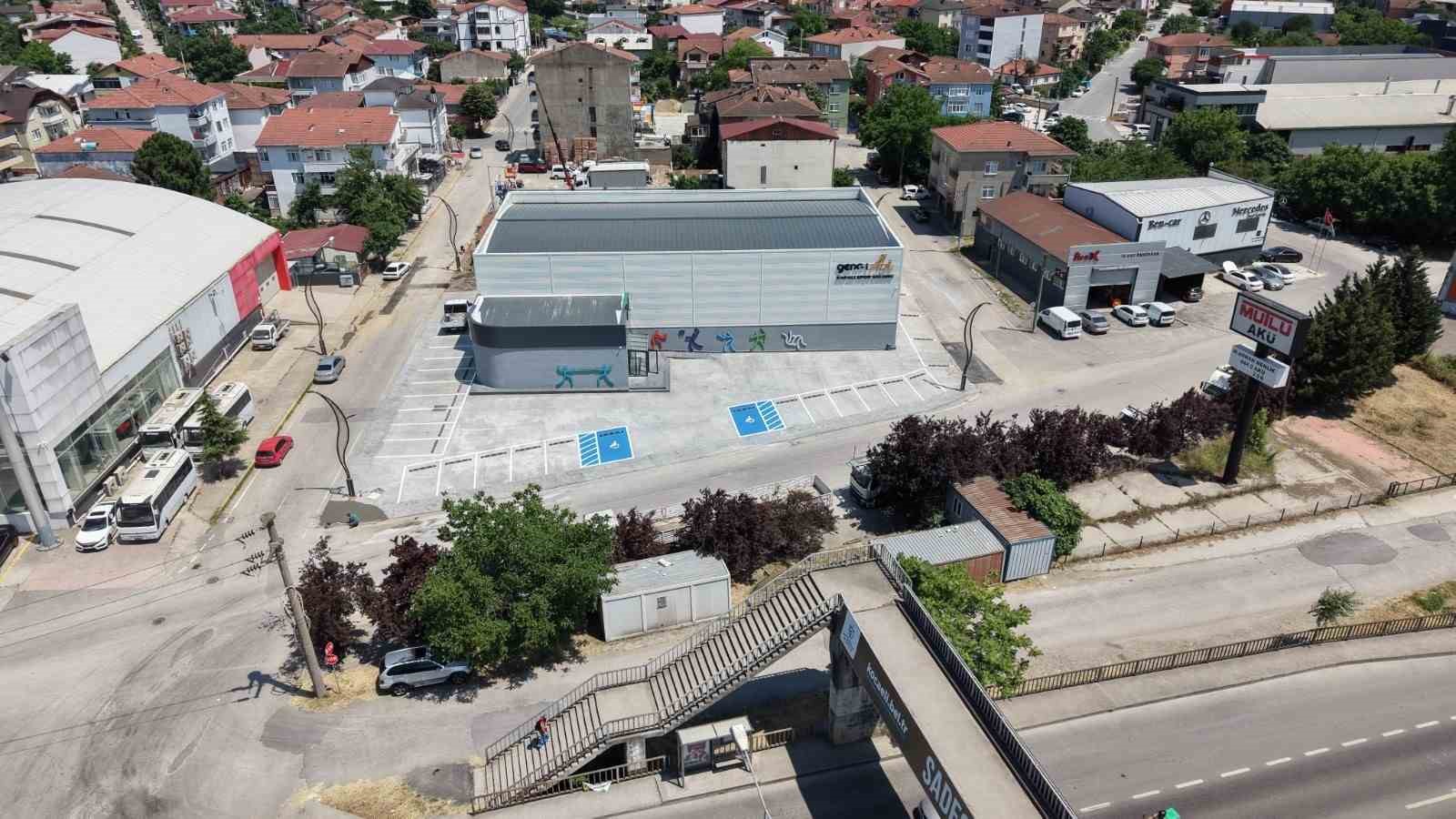 basiskele-de-insa-edilen-yeni-spor-salonu-acilis-icin-gun-sayiyor