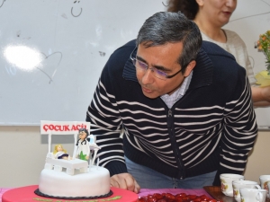Balcalı Çocuk Acil Kurucusu Prof. Dr.yılmaz’a 20. Yıl Sürprizi