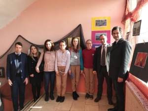 Öğrencilerden ’Naylon Poşet Out, Bez Torba İn’ Sergisi