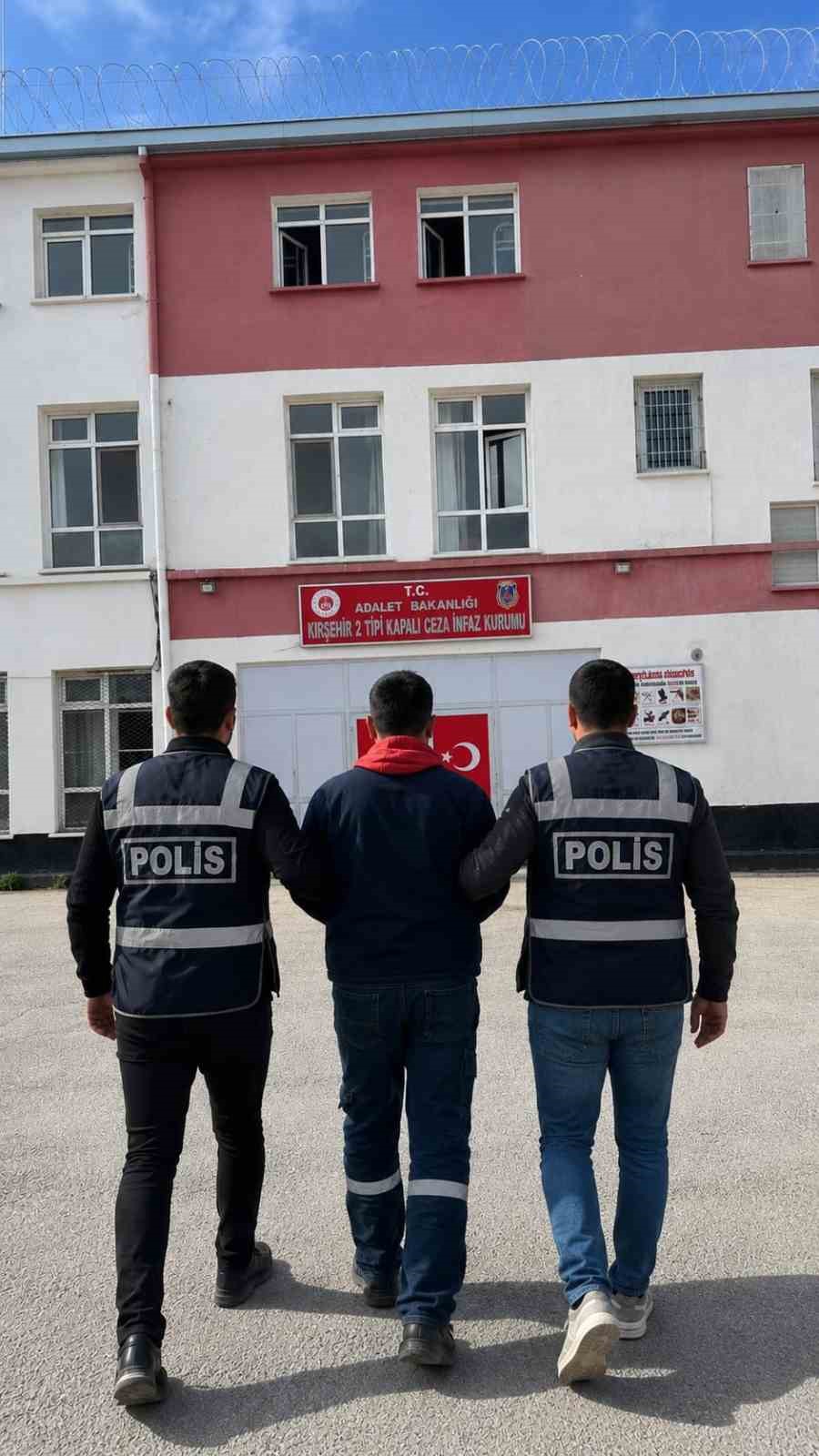 10-dosyadan-aranan-hukumlu-kirsehir-de-yakalandi