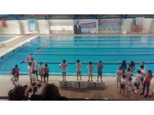 Bütün Madalyaları Topladı