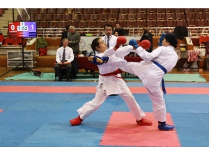 Aydın’da Karate İl Birinciliği Müsabakaları Gerçekleştirildi