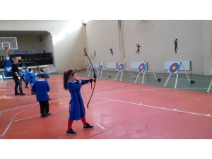 İlkokul Öğrencilerine Geleneksel Türk Okçuluğu Kursu