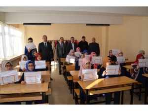 Darende’de Öğrencinin Karne Sevinci