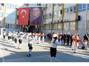 Antalya’da 452 Bin Öğrencinin Karne Sevinci