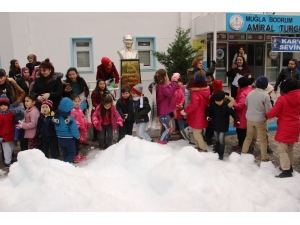 Karne Heyecanı Yerini Kar Sevincine Bıraktı