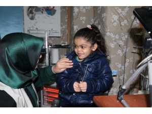 Suriyeli Küçük Kız, İlk Defa Duydu