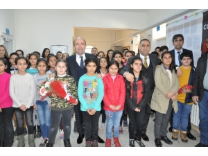 Karne Heyecanı Yaşayan Çocuklar 5 Dilde Türkü Söyledi