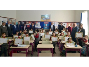 Manisa İlçelerinde Karne Sevinci