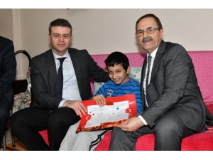 Karnelerini Evlerinde Başkan Şahin’den Aldılar