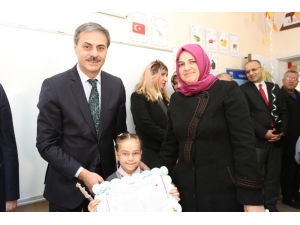 Başkan Alemdar, Öğrencilerin Karne Heyecanına Ortak Oldu