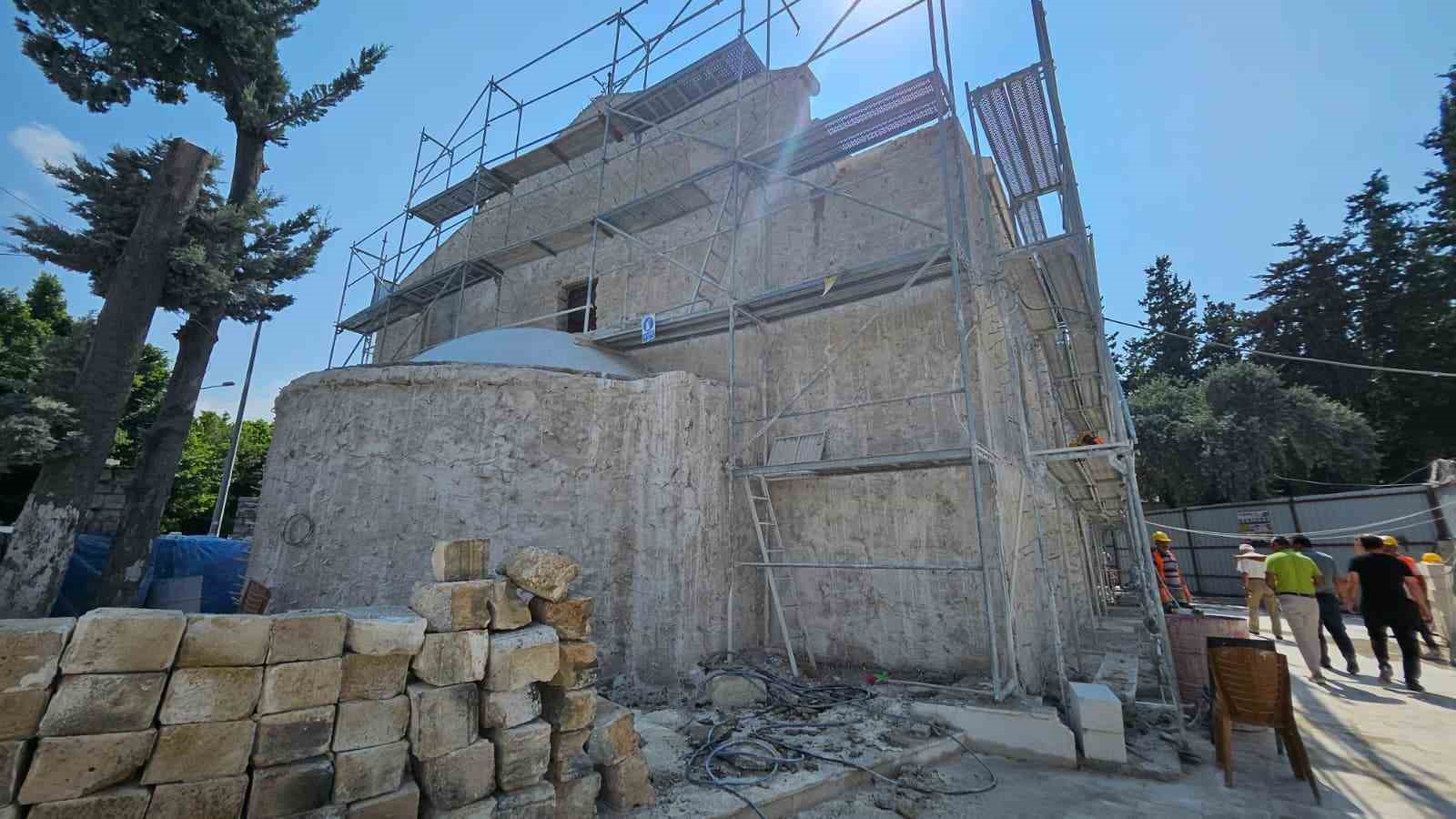 depremde-hasar-goren-441-yillik-iskenderun-aziz-corc-rum-ortodoks-kilisesi-fotograflardan-yola-cikilarak-orijinal-haliyle-restore-ediliyor