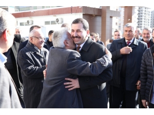 Personelden Baydilli’ye Coşkulu Karşılama