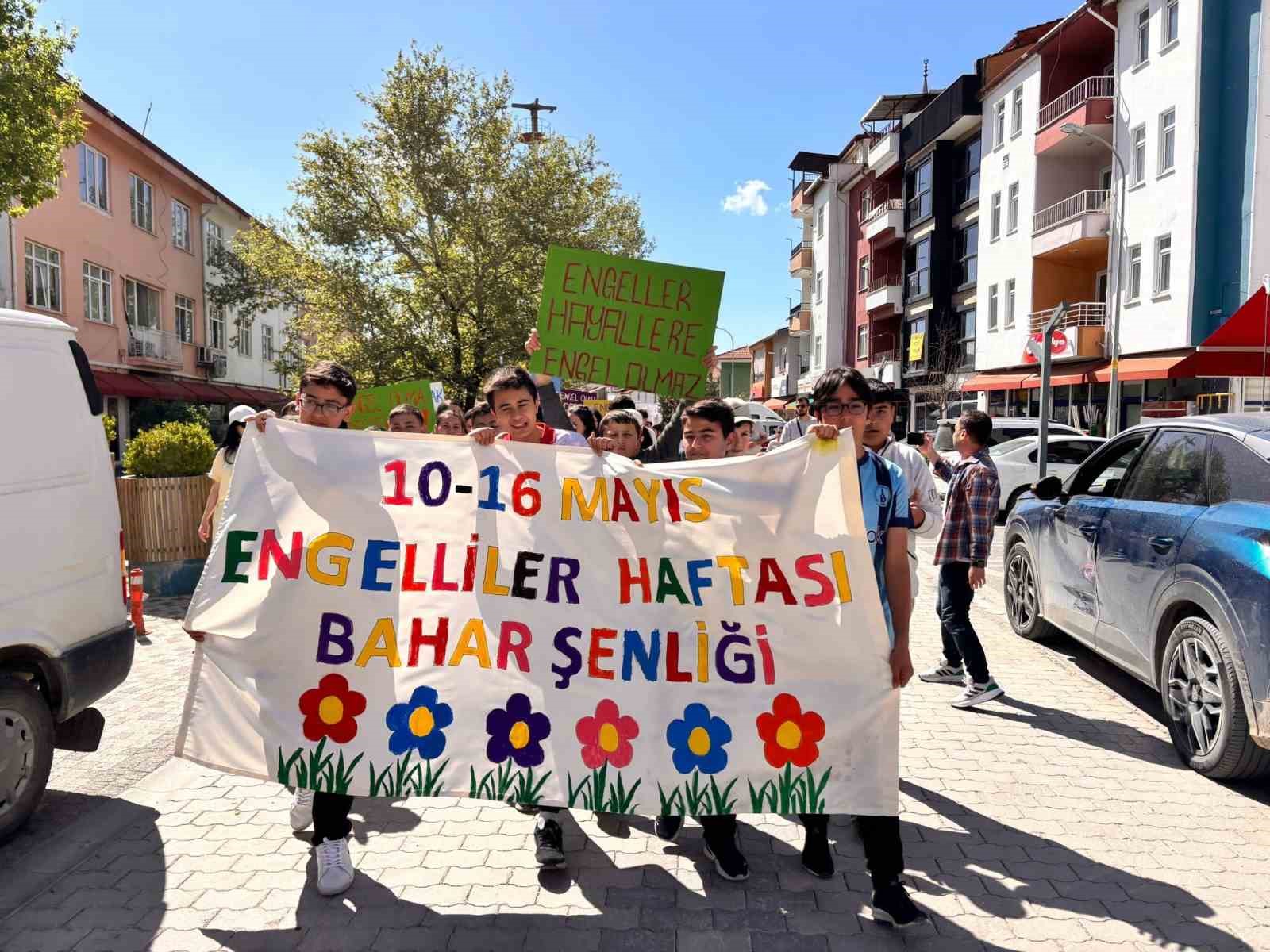 hisarcik-sehitler-ortaokulu-nda-bahar-senligi