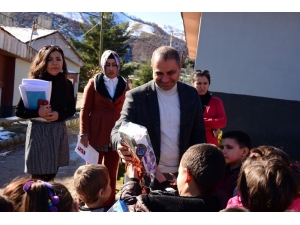 Başkan Ali Uçak’tan Öğrencilere Karne Hediyesi