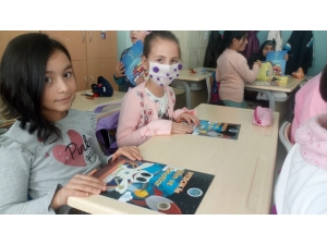 Başkan Can’dan Çocuklara “Pıtırcık Bilim Ve Robotlar” Dergisi