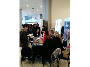 Anadolu Üniversitesi Açıköğretim Sistemi İzmir’de Educaturk Eğitim Fuarı’nda