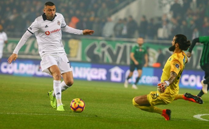 Burak Yılmaz 11 Yıl Sonra Beşiktaş Için Sahada