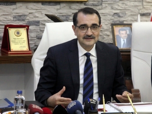 Bakan Dönmez’den Kıbrıs Rum Kesimi’ne İkaz: “Bölgemizde İstediğimiz Sondaj Hakkına Sahibiz”