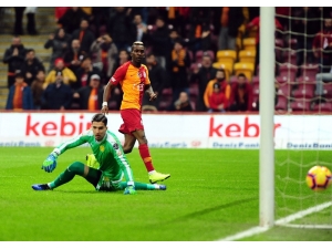 Henry Onyekuru, Performansıyla Parmak Isırtıyor
