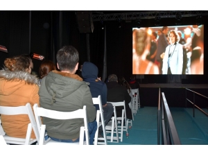 Aliağa’da Sinema Şöleni “Düğüm Salonu” İle Başladı
