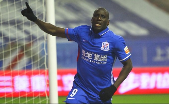 "demba Ba Fenerbahçe Için Valizini Toplamış!"